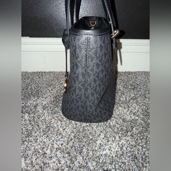 Michael Kors MK logo mini tote with logo crossbody strap - Picture 4 of 12